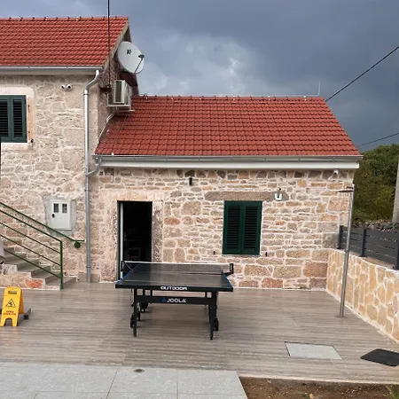 Zvonimir Villa Suknovci