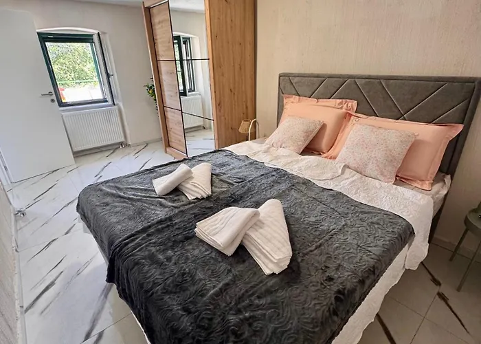 Zvonimir Villa Suknovci