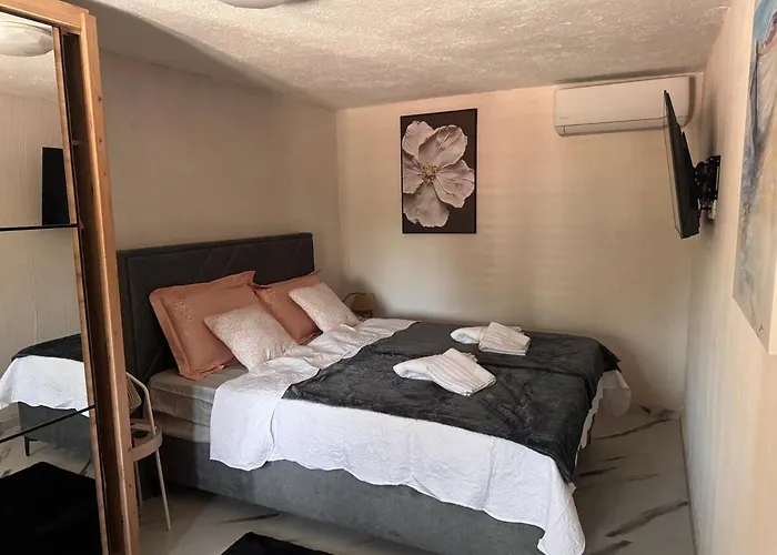 Villa Zvonimir Suknovci